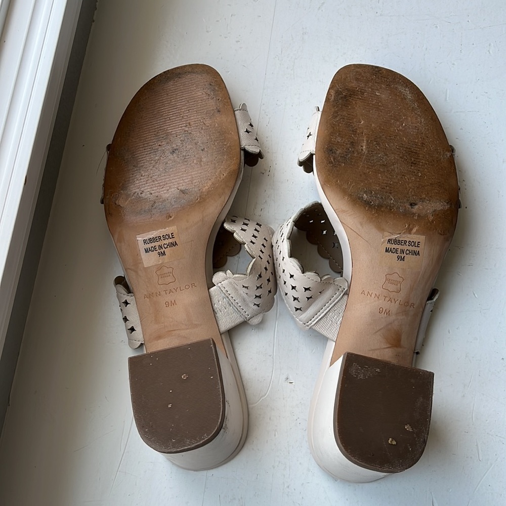 Ann Taylor cream sandals with block heel - Picture 4 of 8